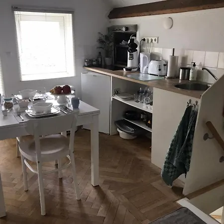 B&B In de Oude Smederij Zaltbommel Buitenkant foto